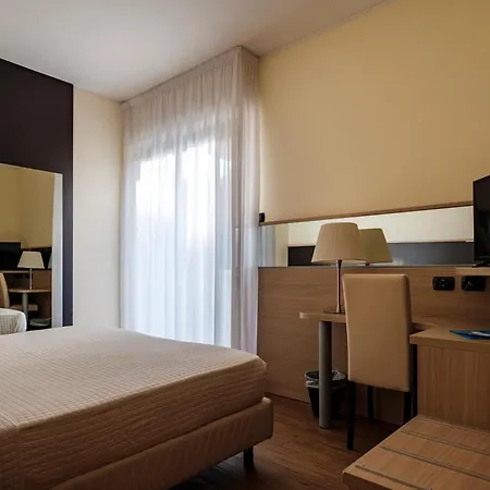 Augustus Hotel