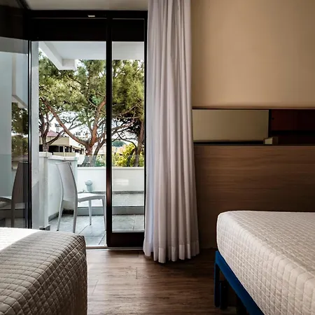 Augustus Hotel 4*